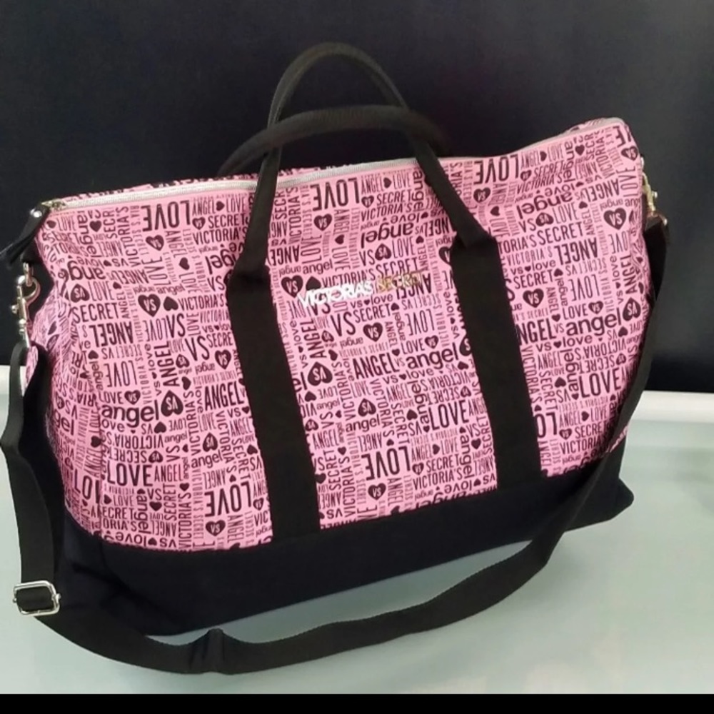 VS Weekender Bag w/bonus mini VS bag & VS dog
